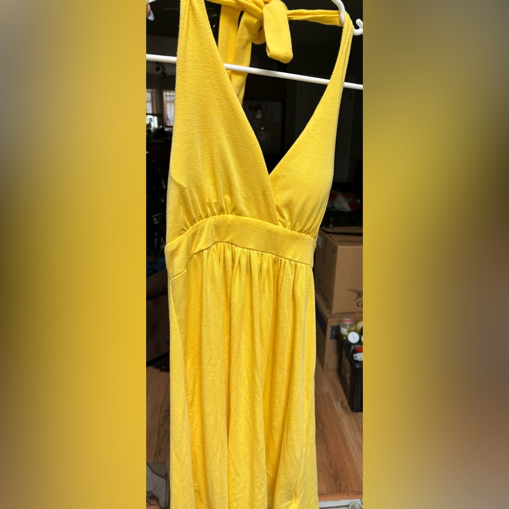 EUC Worn once, yellow backless dress, very cute